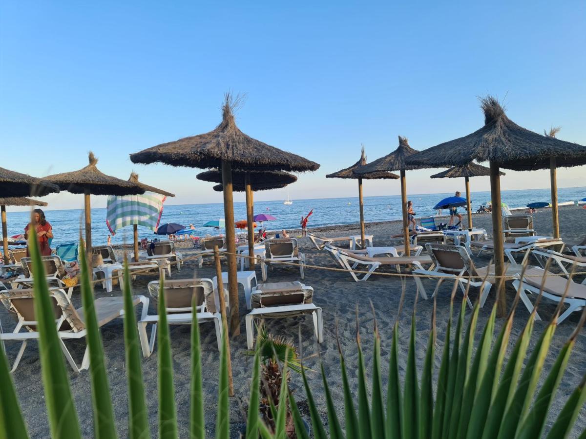 Seaside Serenity - Stylish Apartment With Spectacular Views Манилва Екстериор снимка